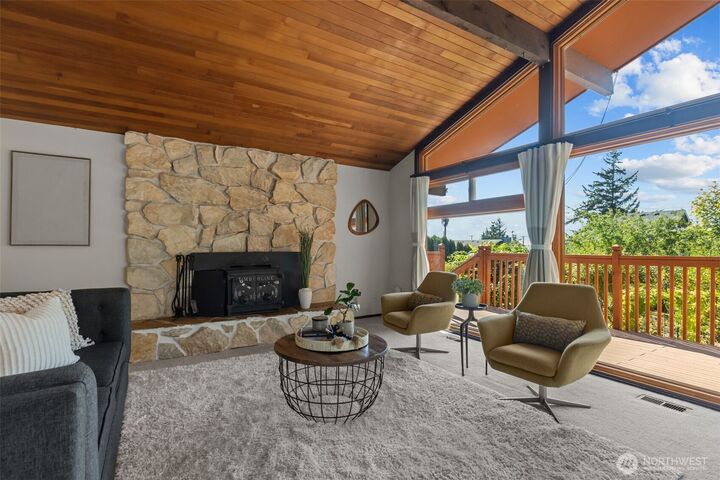 Property Photo:  1644 S 260th Street  WA 98198 