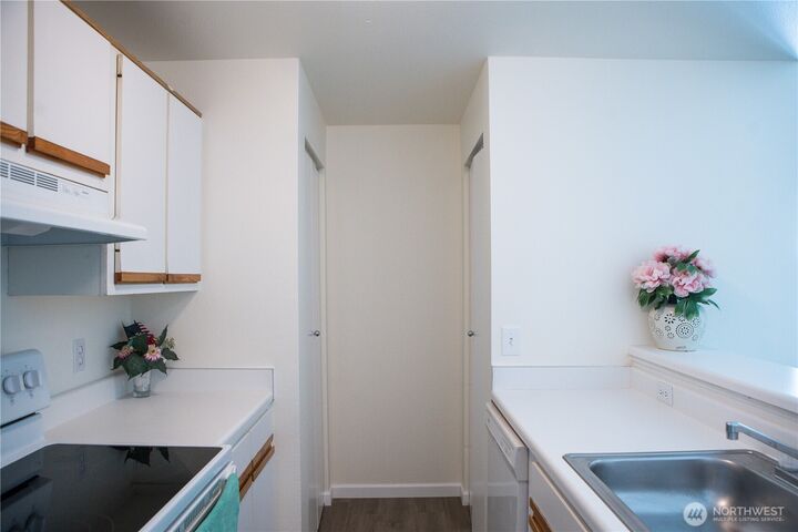 Property Photo: 7453 133rd Avenue SE M305 WA 98059