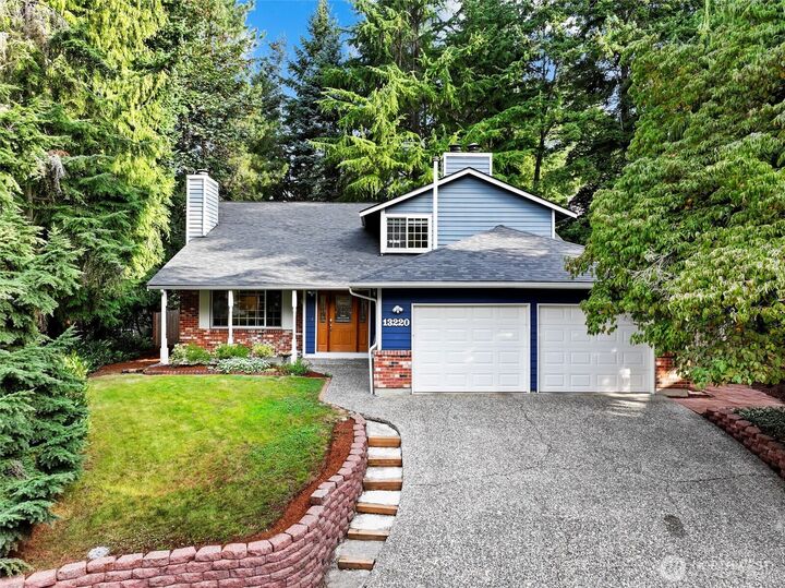Property Photo:  13220 SE 52nd Place  WA 98006 
