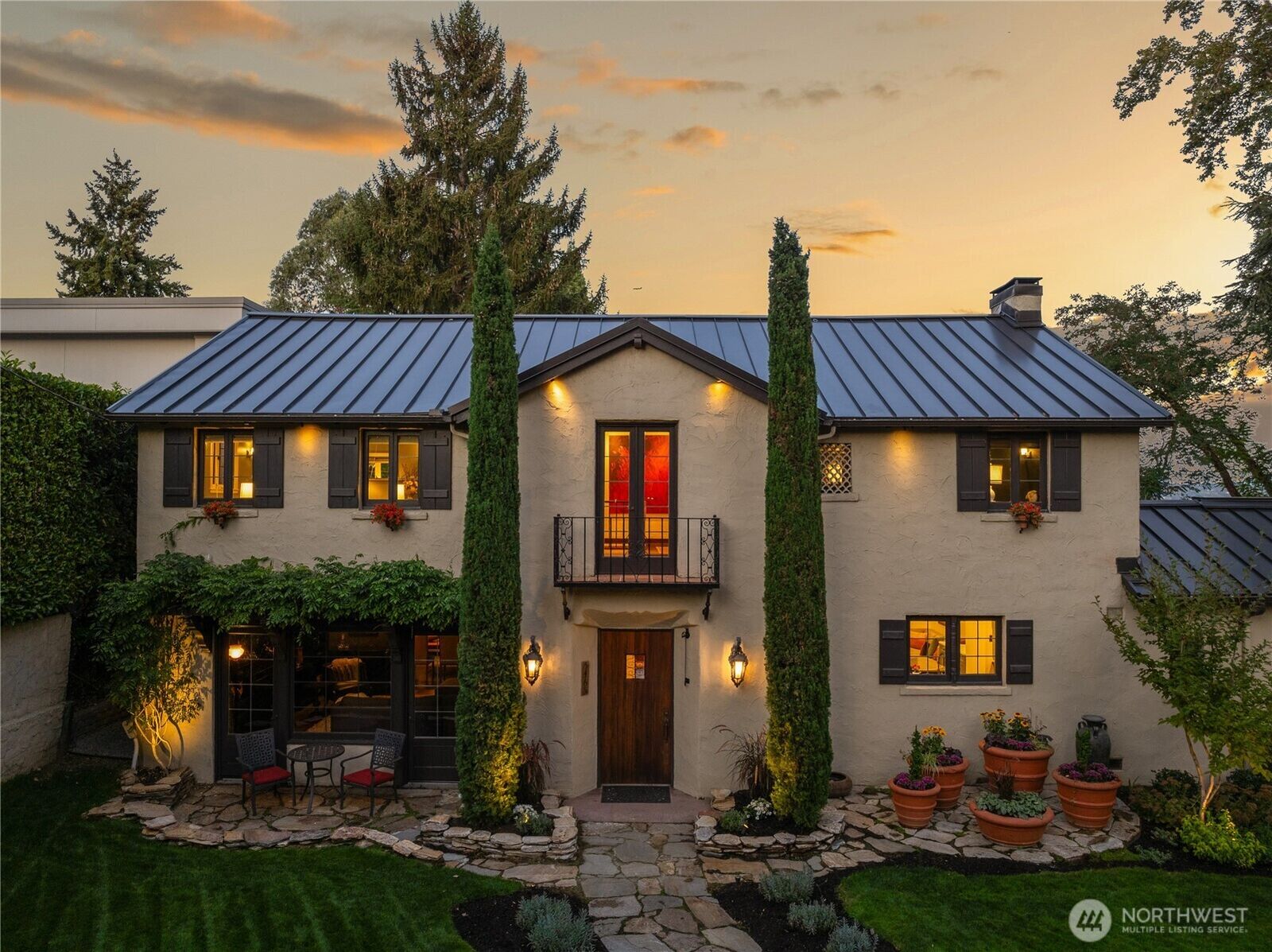 Property Photo:  5465 S Othello Street  WA 98118 