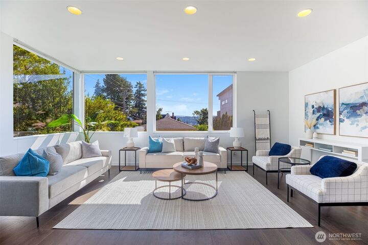 5151 S Frontenac Street  Seattle WA 98118 photo