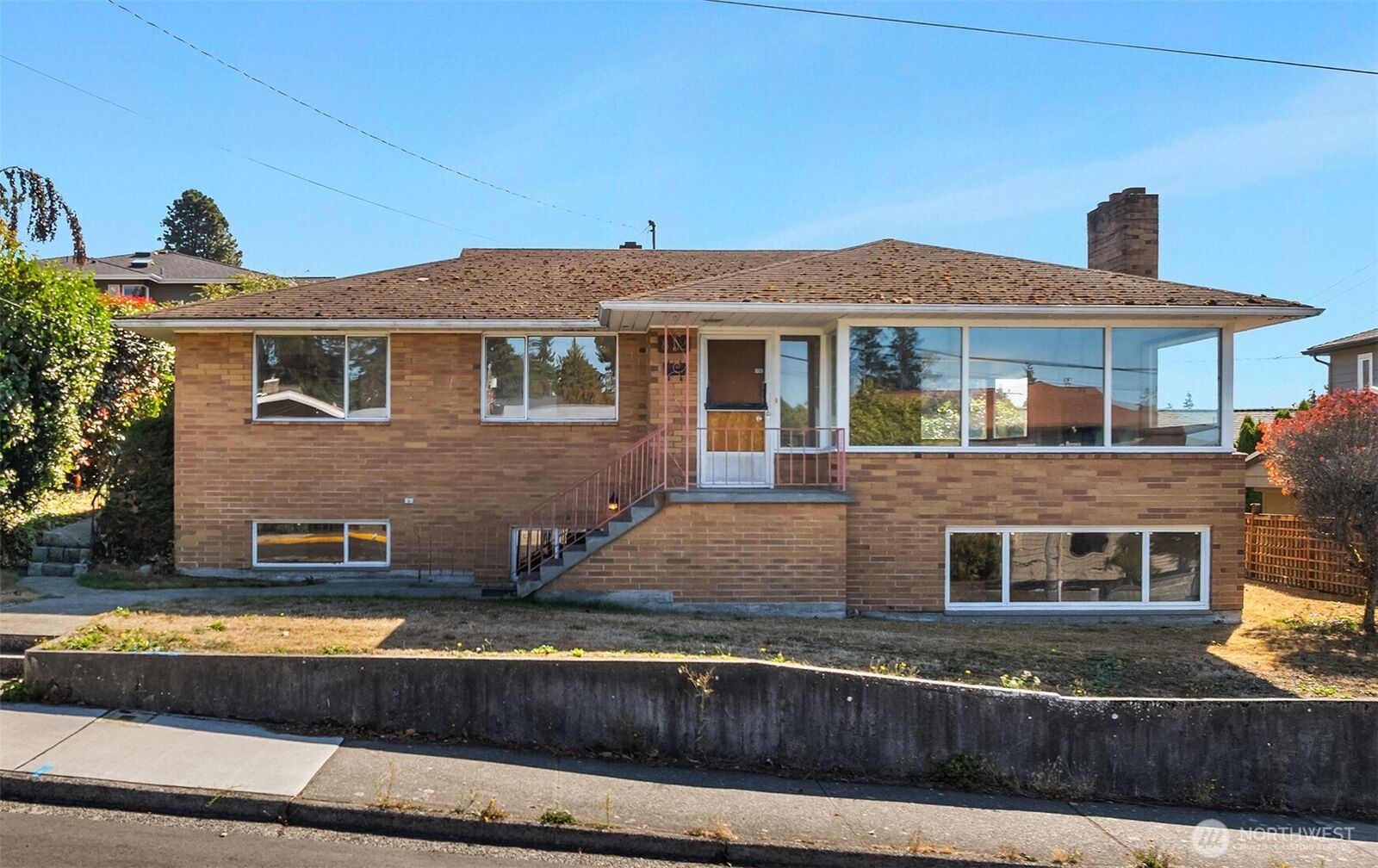 Property Photo:  812  Main Street  WA 98020 