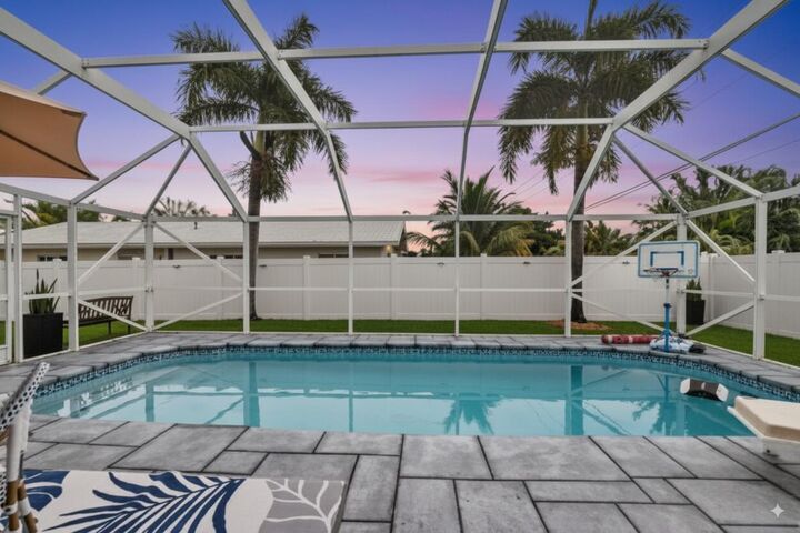 Property Photo:  2760 SW 11th Street  FL 33426 