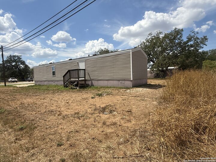 Property Photo:  414 14th  TX 78161 