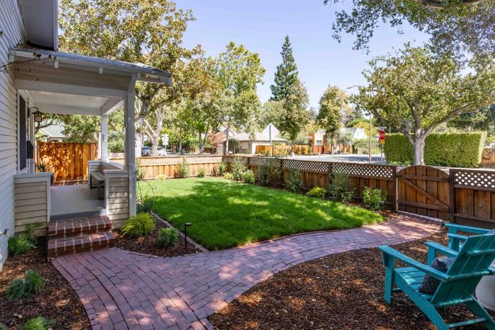 Property Photo:  671 Kingsley Avenue  CA 94301 