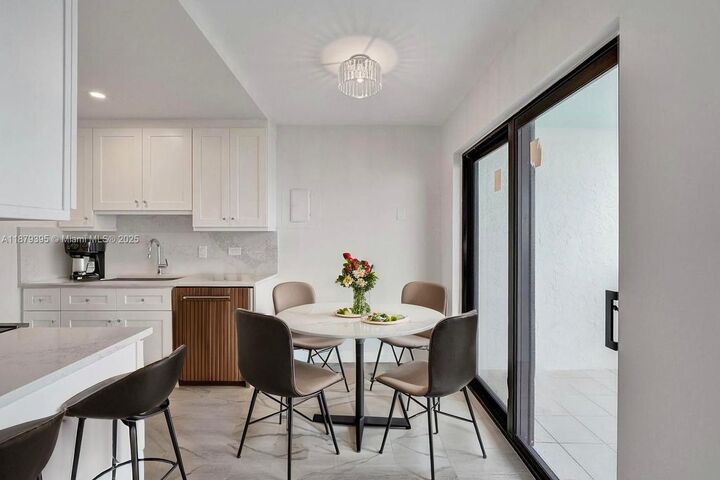 Property Photo:  1201 S Ocean Dr 2509S  FL 33019 
