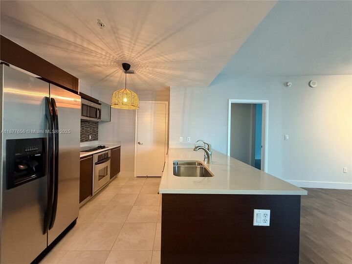 Property Photo:  1900 N Bayshore Dr 2619  FL 33132 
