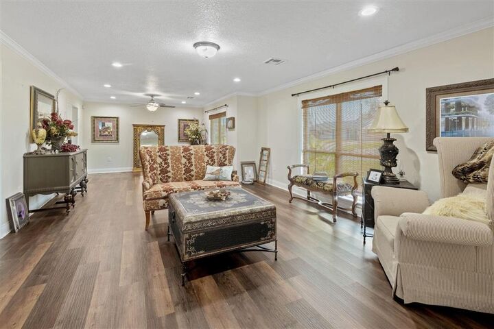 Property Photo:  816 Garden Lane  LA 70605 