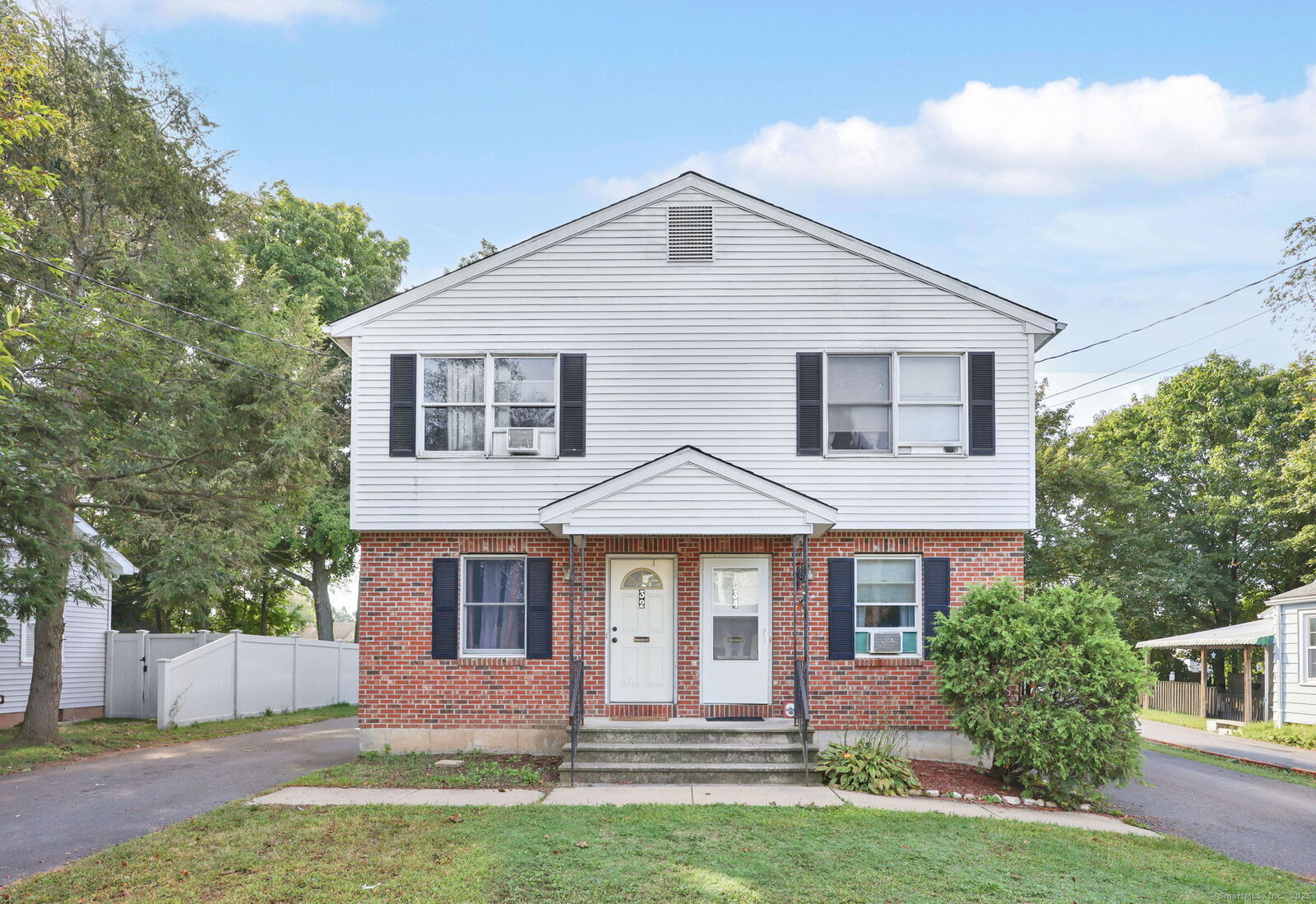 Property Photo:  32 Dudley Street  CT 06040 