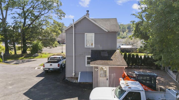 Property Photo: 132 North Chestnut Street CT 06405