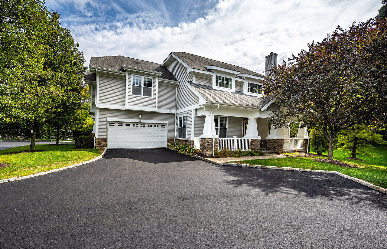 Property Photo:  18 Penny Lane 18  CT 06801 