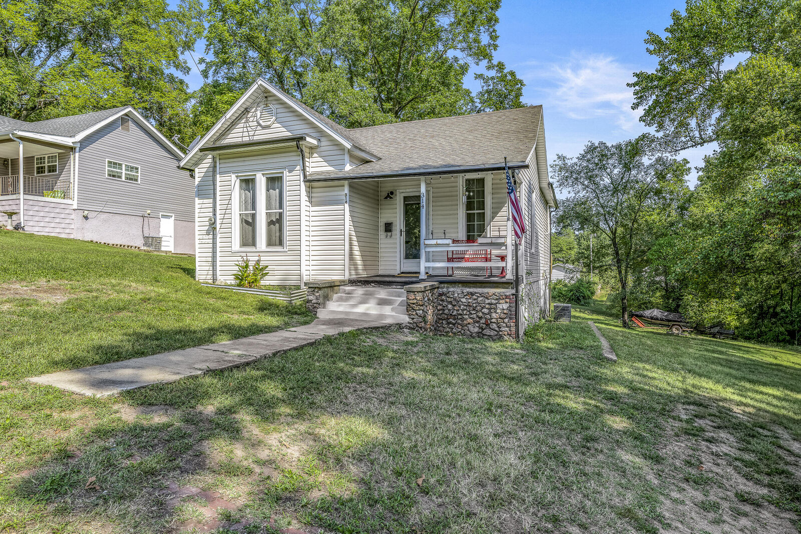 Property Photo:  314 W McKinney Street  MO 64850 