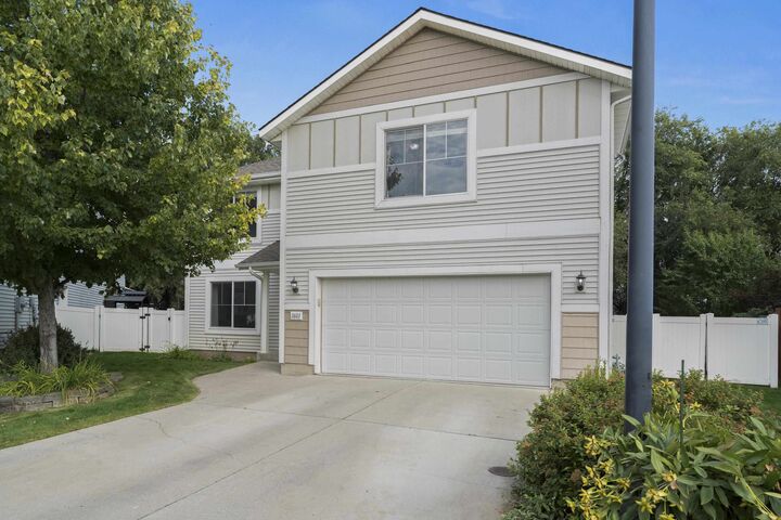 Property Photo:  1601 W Kedlin Ln  WA 99208 