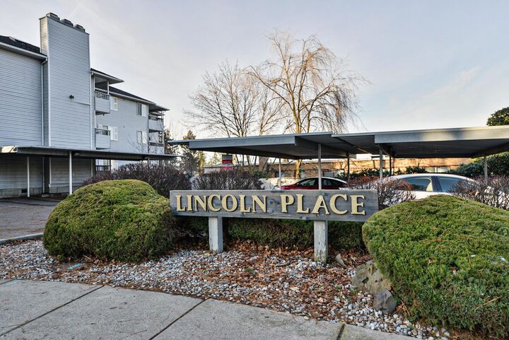 Property Photo:  912 W Lincoln Pl 201  WA 99204 