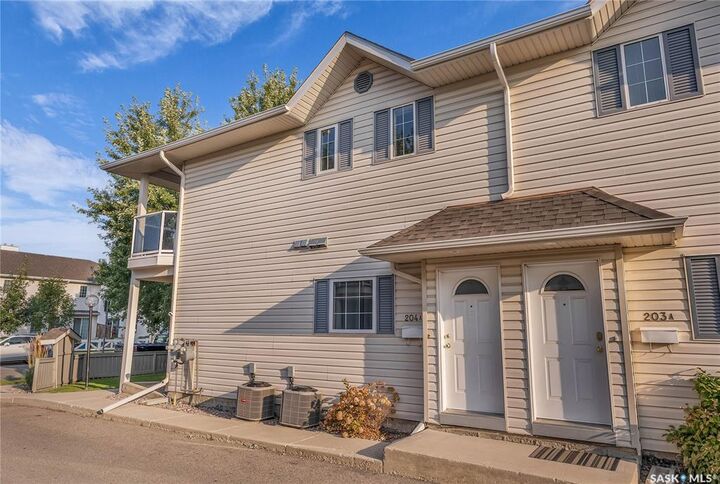 Property Photo:  425A Keevil Crescent 204  SK S7N 4R9 