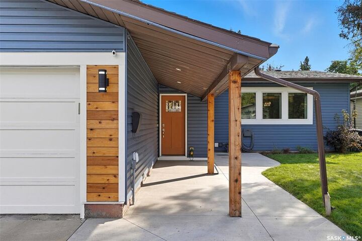 Property Photo:  3123 Mountbatten Street  SK S7M 3T3 