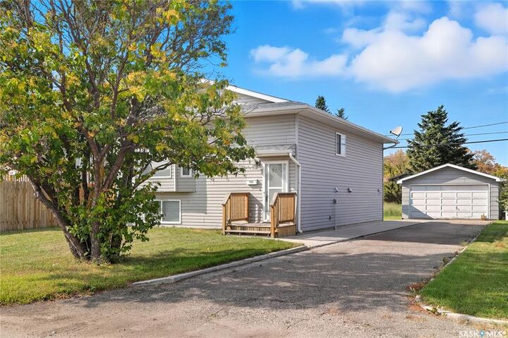 Property Photo:  133 Railway Avenue E  SK S0L 3J0 