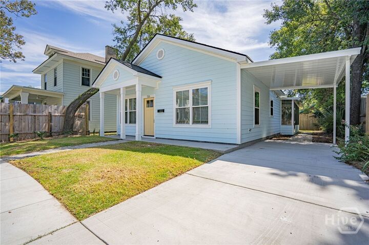 Property Photo: 725 E 39th Street GA 31401