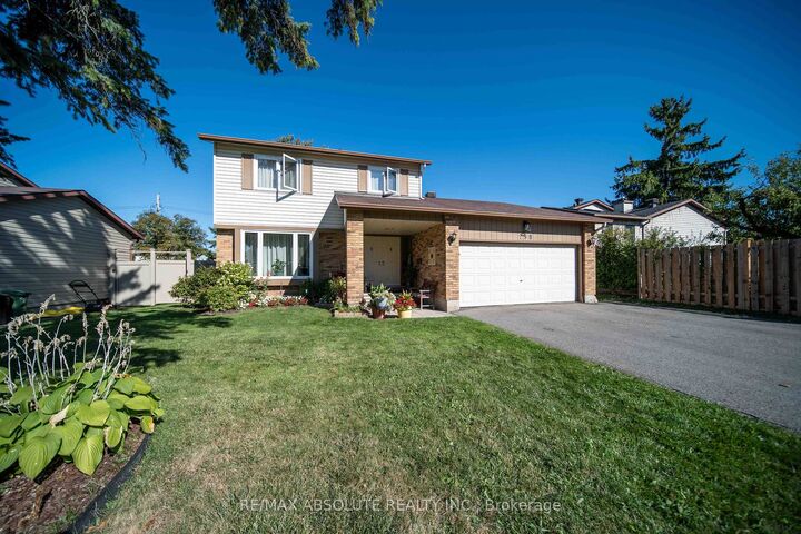 Property Photo:  198 Hoylake Crescent  ON K1E 2M8 