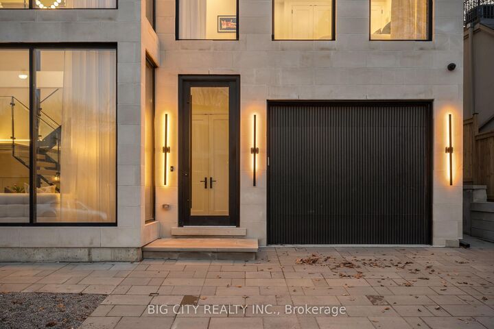 Property Photo:  75 Lawrence Crescent  ON M4N 1N3 