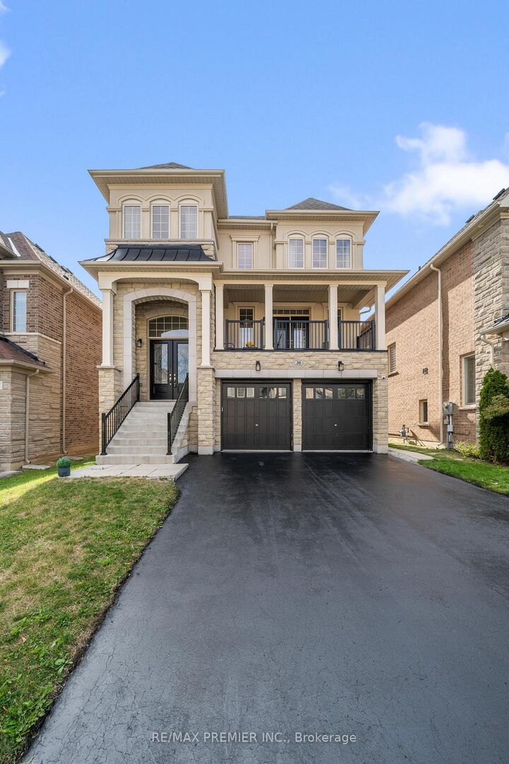 Photo de la propriété:  30 Bannockburn Drive  ON L4H 4P8 