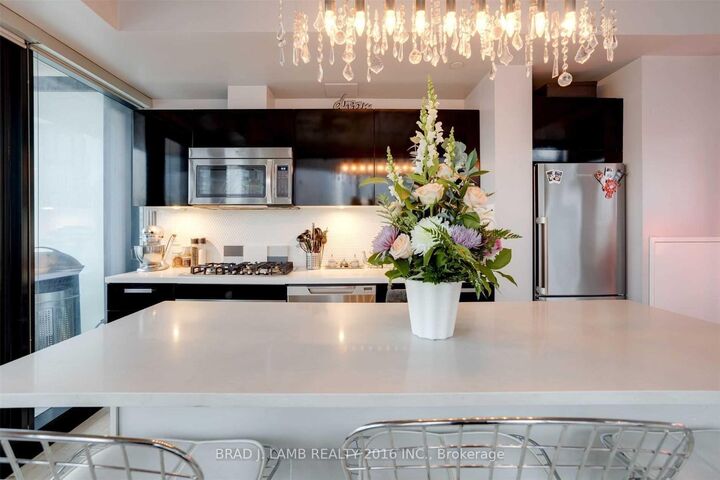 Property Photo:  224 King Street W 1301  ON M5H 1K4 