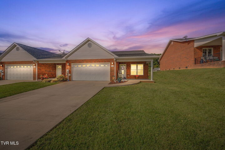 Property Photo: 214 Planters Row 214 TN 37745