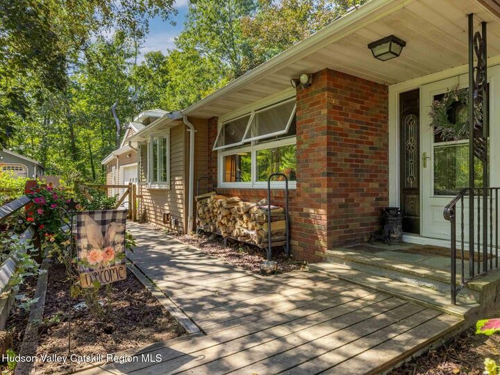Property Photo:  30 Glenerie  NY 12477 