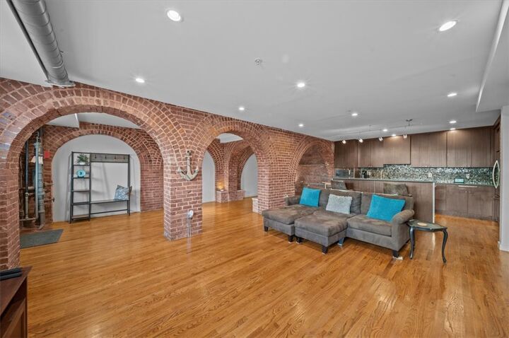 400 E Washington Street Unit 27  Greenville SC 29601 photo