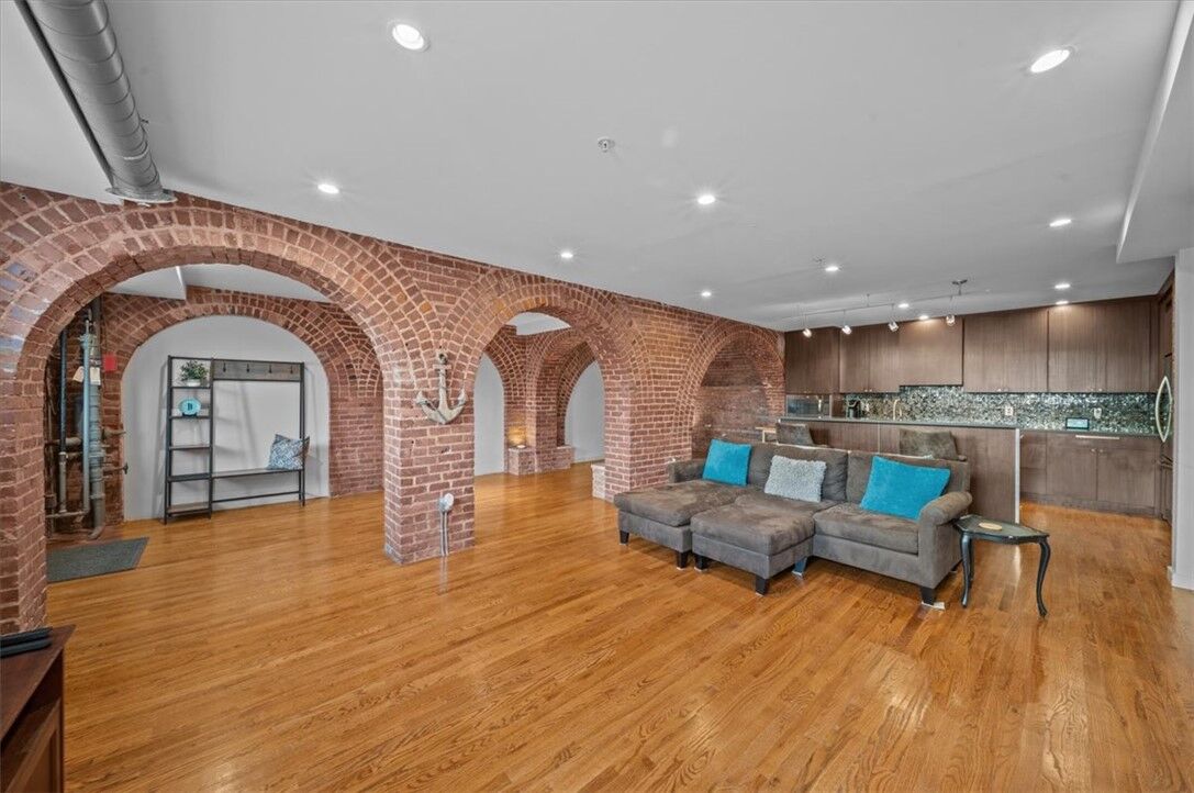 Property Photo:  400 E Washington Street Unit 27  SC 29601 