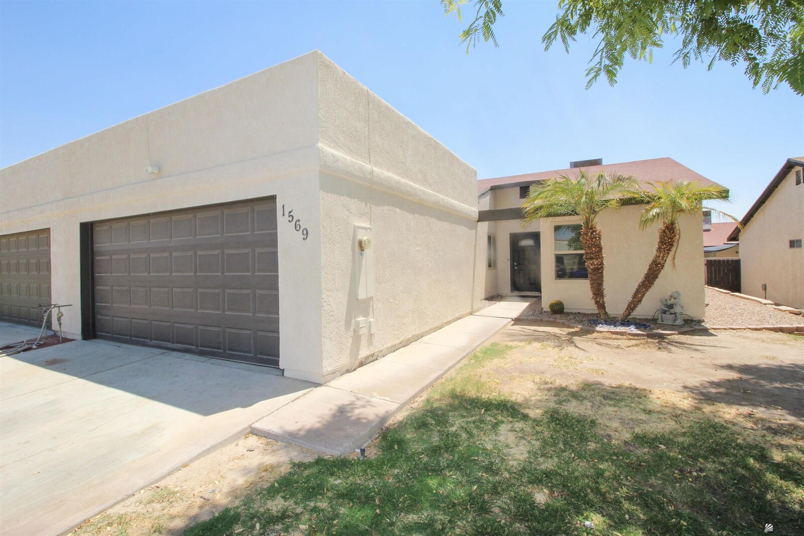 Property Photo: 1569 W Las Lomas St AZ 85364