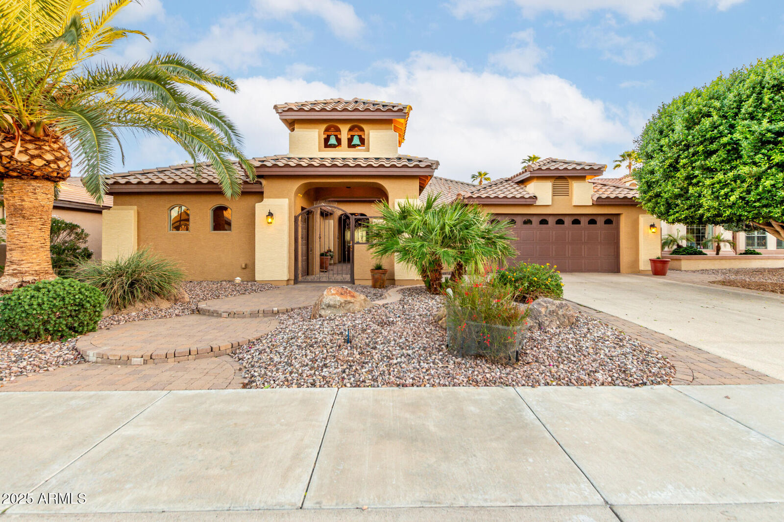 Property Photo: 16081 W Piccadilly Road AZ 85395