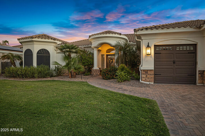 Property Photo:  911 E Kaibab Place  AZ 85249 