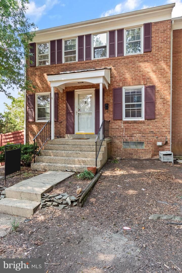 Property Photo:  13143 Putnam Circle  VA 22191 