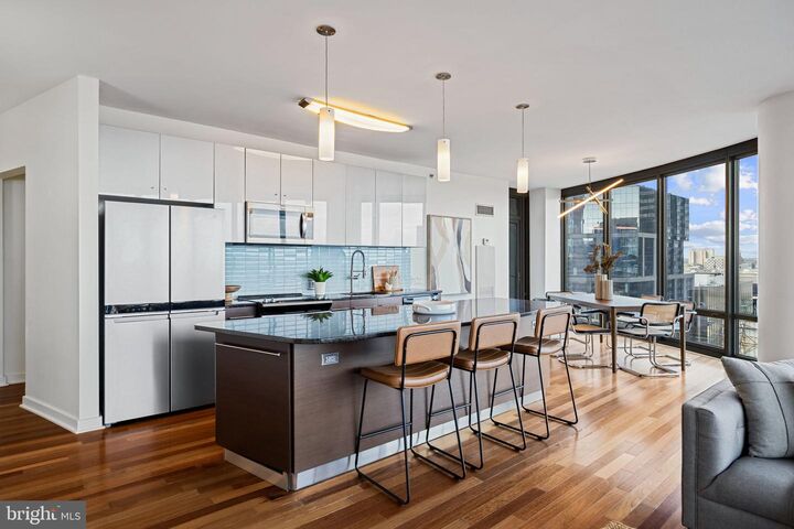 Property Photo: 2101 Market Street 1902 PA 19103