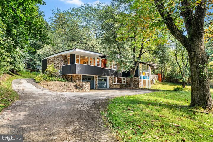 4029 Apalogen Road 33  Philadelphia PA 19129 photo