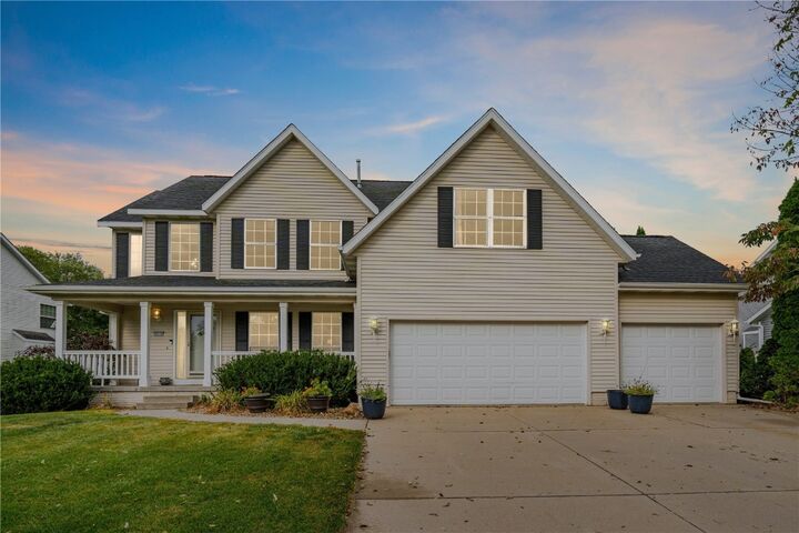 Property Photo:  2010 Newcastle Road  IA 52302 