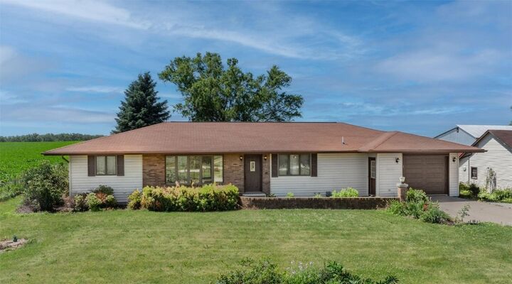 Property Photo: 5589 22nd Avenue Trail IA 52349