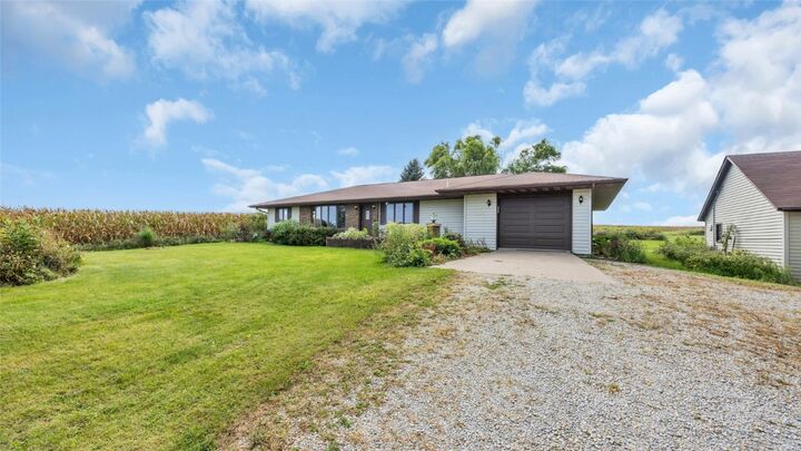 Property Photo:  5589 22nd Avenue Trail  IA 52349 