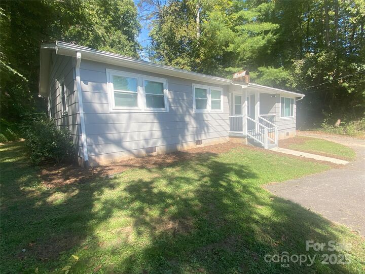 Property Photo:  2430 Bill Tuttle Road  NC 28645 