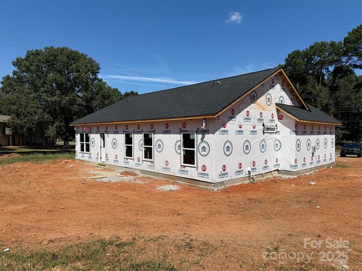 Property Photo:  712 Mt Olive Church Road  NC 28658 