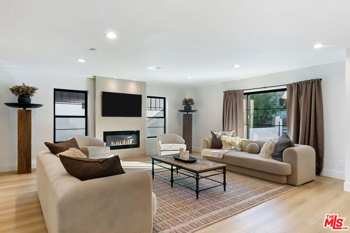 Property Photo: 22269 Avenue San Luis CA 91364