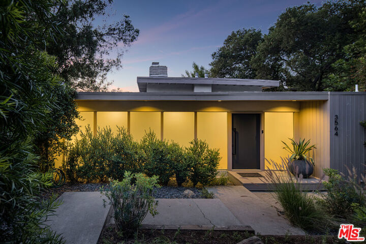 3564 Multiview Dr  Los Angeles CA 90068 photo