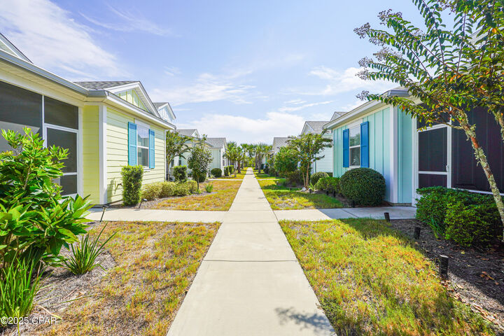 Property Photo:  8643 Conch Shell Court  FL 32413 