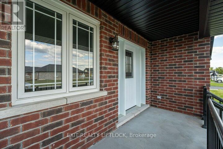Property Photo:  7 Keeler Court  ON K0L 2V0 