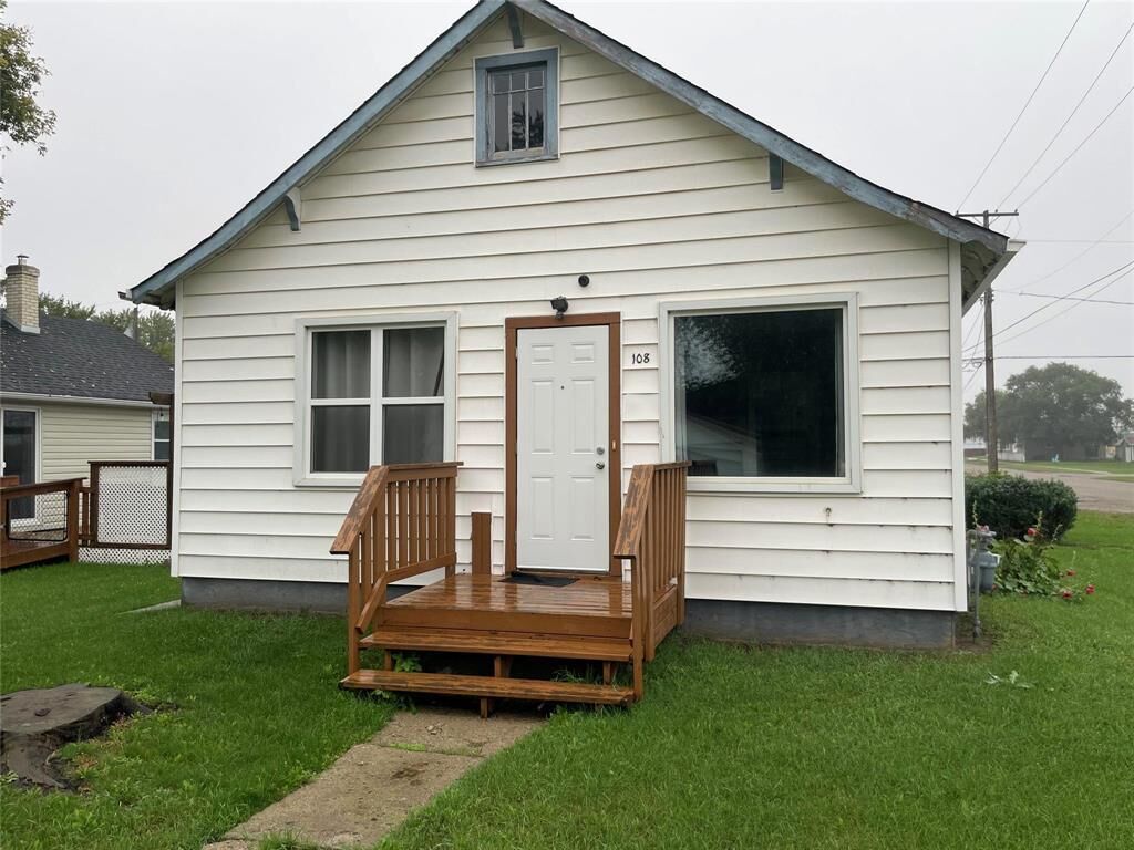 Property Photo:  108 Toronto Street  MB R0K 0H0 