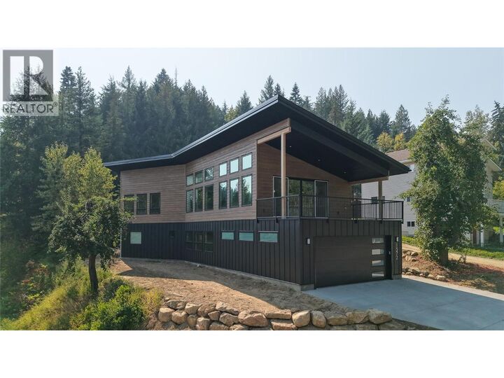 Property Photo:  1572 Treadwell Street  BC V0G 1Y0 