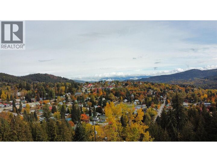 Property Photo: 1572 Treadwell Street BC V0G 1Y0