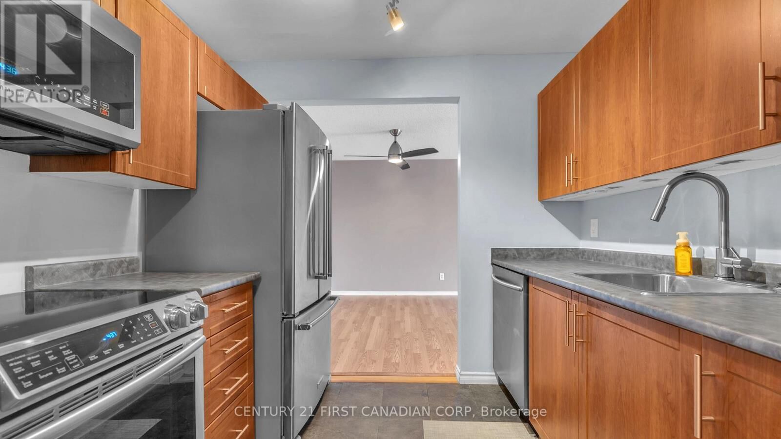 Property Photo:  739 Deveron Crescent 203  ON N5Z 4Y1 
