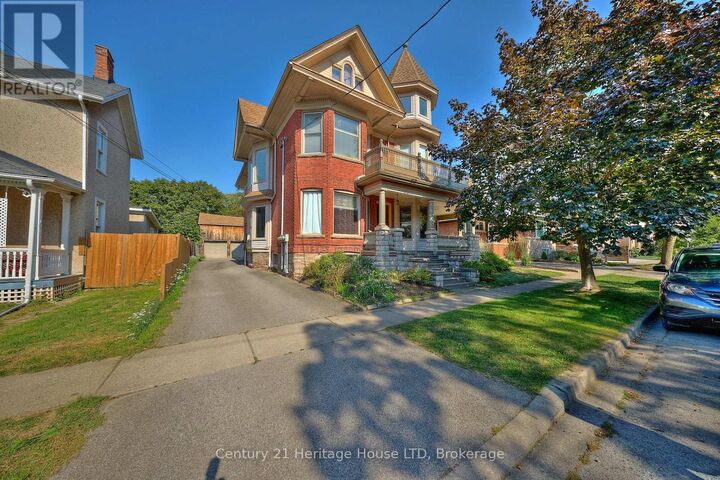 Property Photo:  8 Montebello Place  ON L2R 6B6 